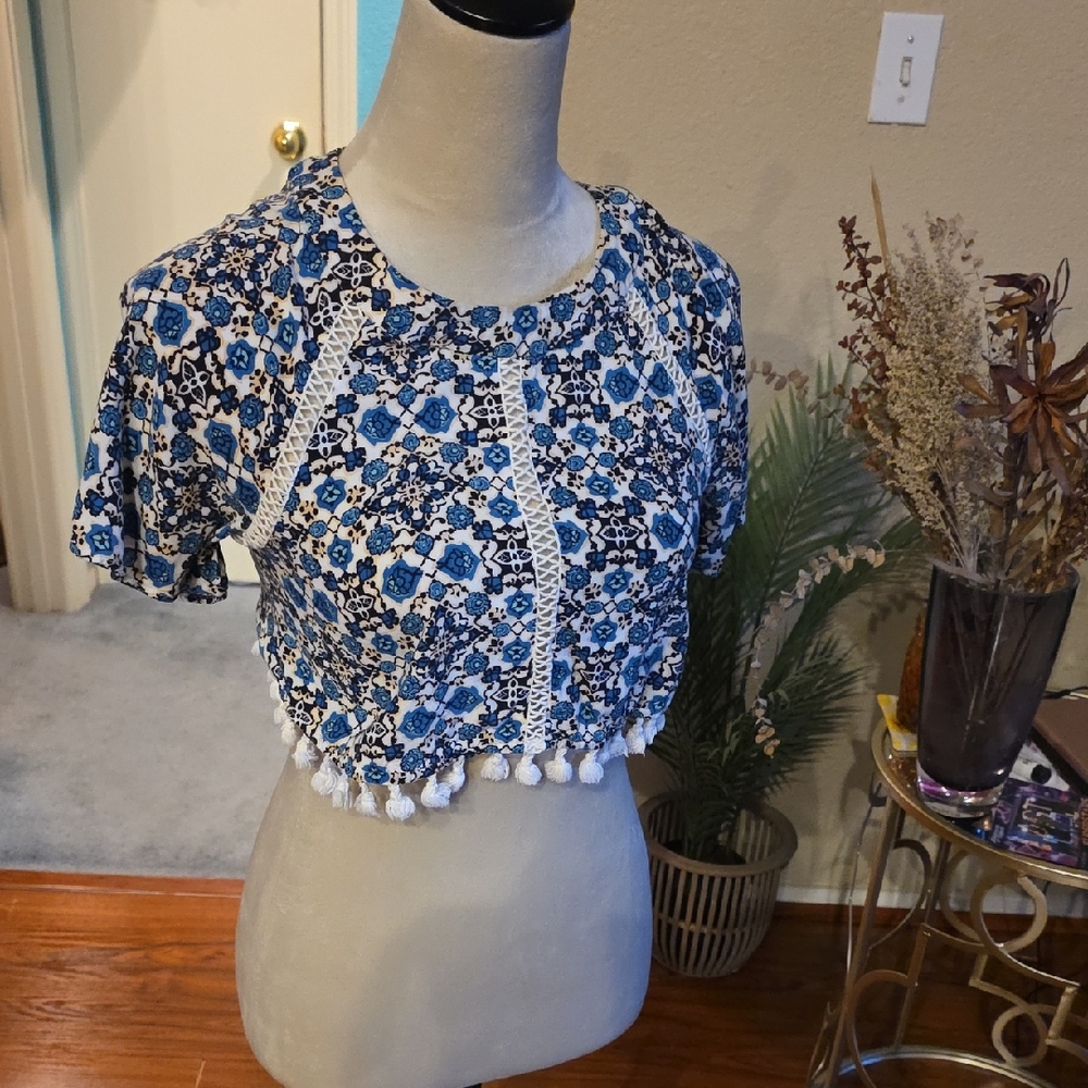 Forever 21 Blue and White Floral Cropped Top with Pom-Pom Hem